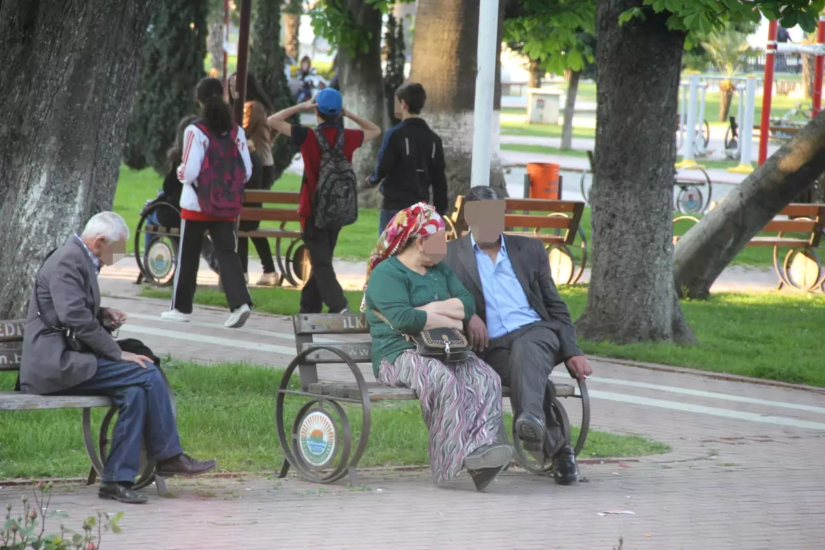 Anıt Park\'ta Fuhuş Pazarlığı Huzursuz Ediyor