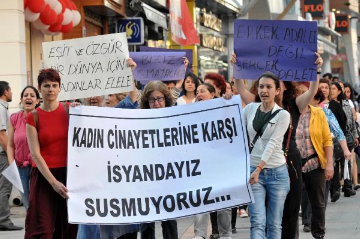 Antalya\'da Kadınlar Şiddete Karşı Sokakta