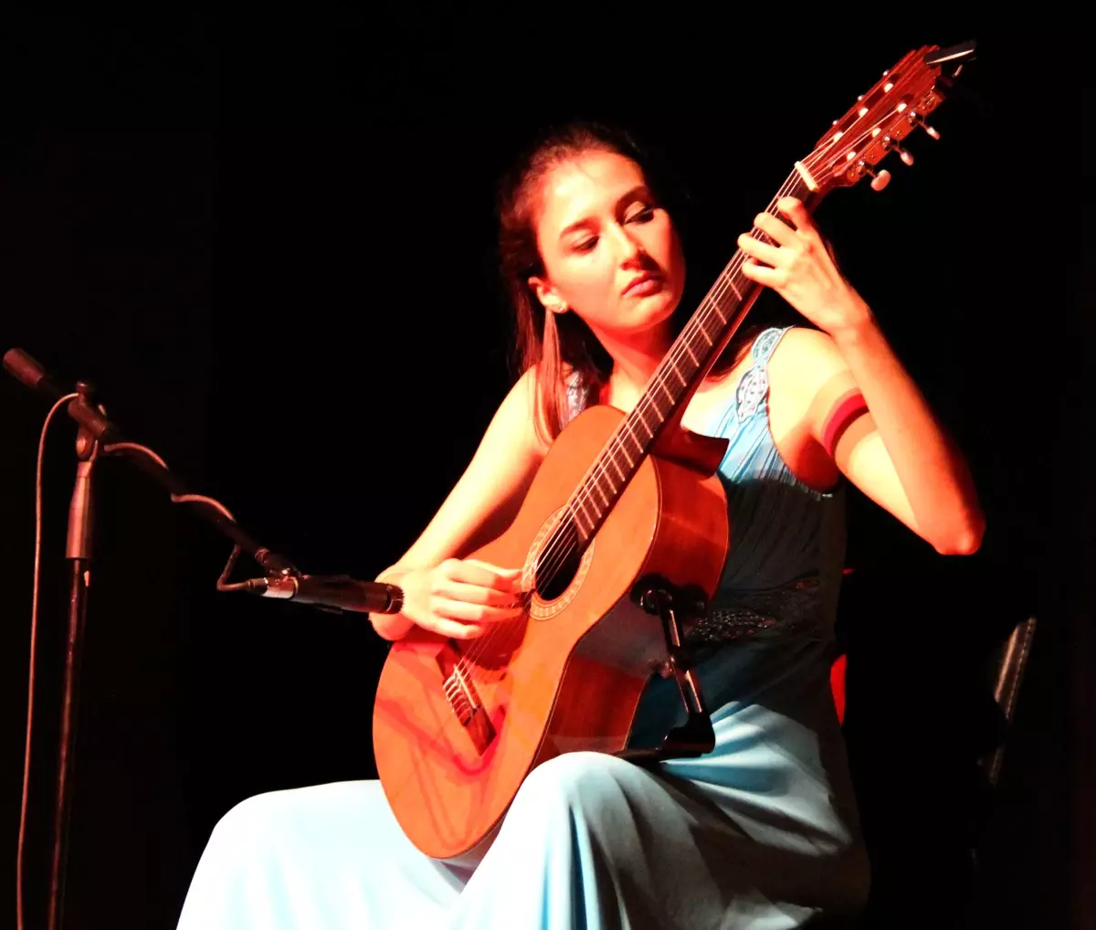 Çsm\'de Muhteşem Gitar Konseri