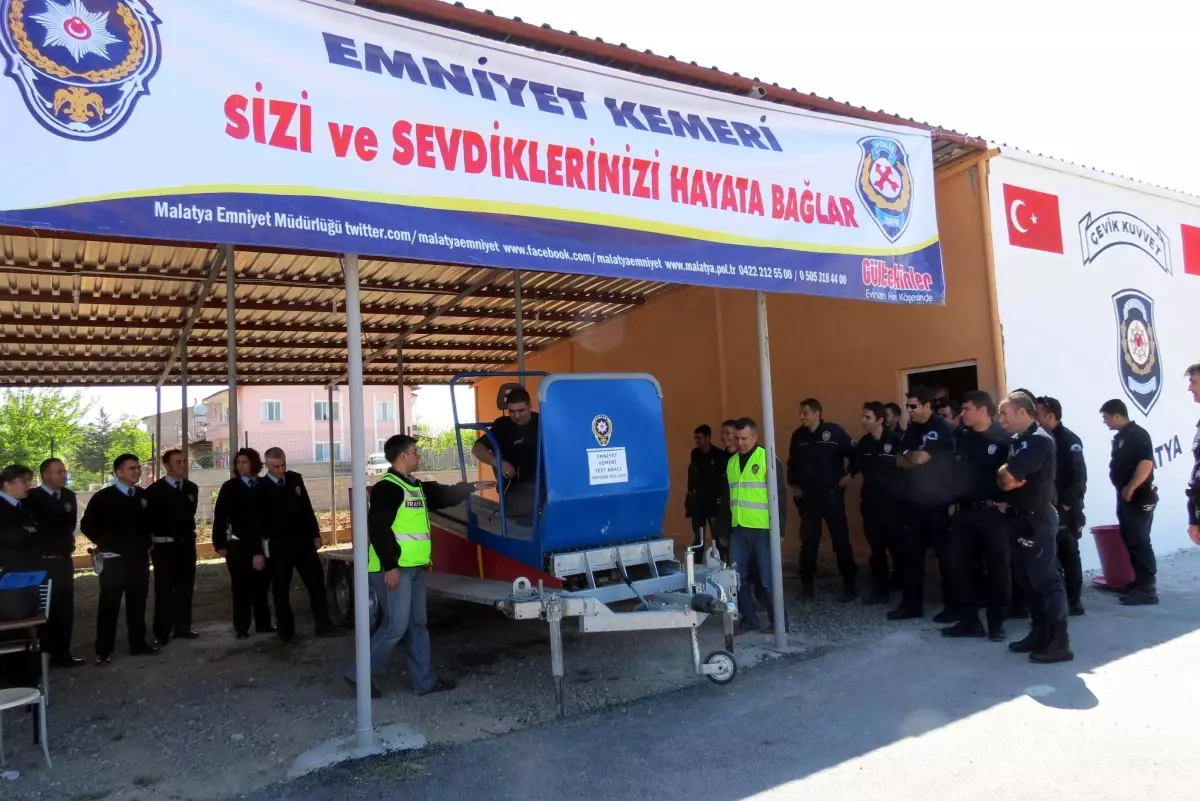 Emniyet Mensuplarına Emniyet Kemeri Testi