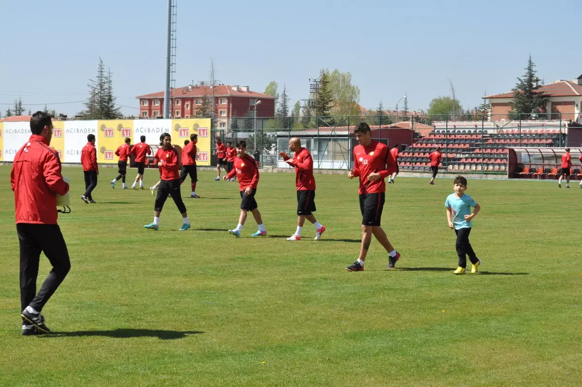 Eskişehirspor Kasımpaşa\'ya Bileniyor