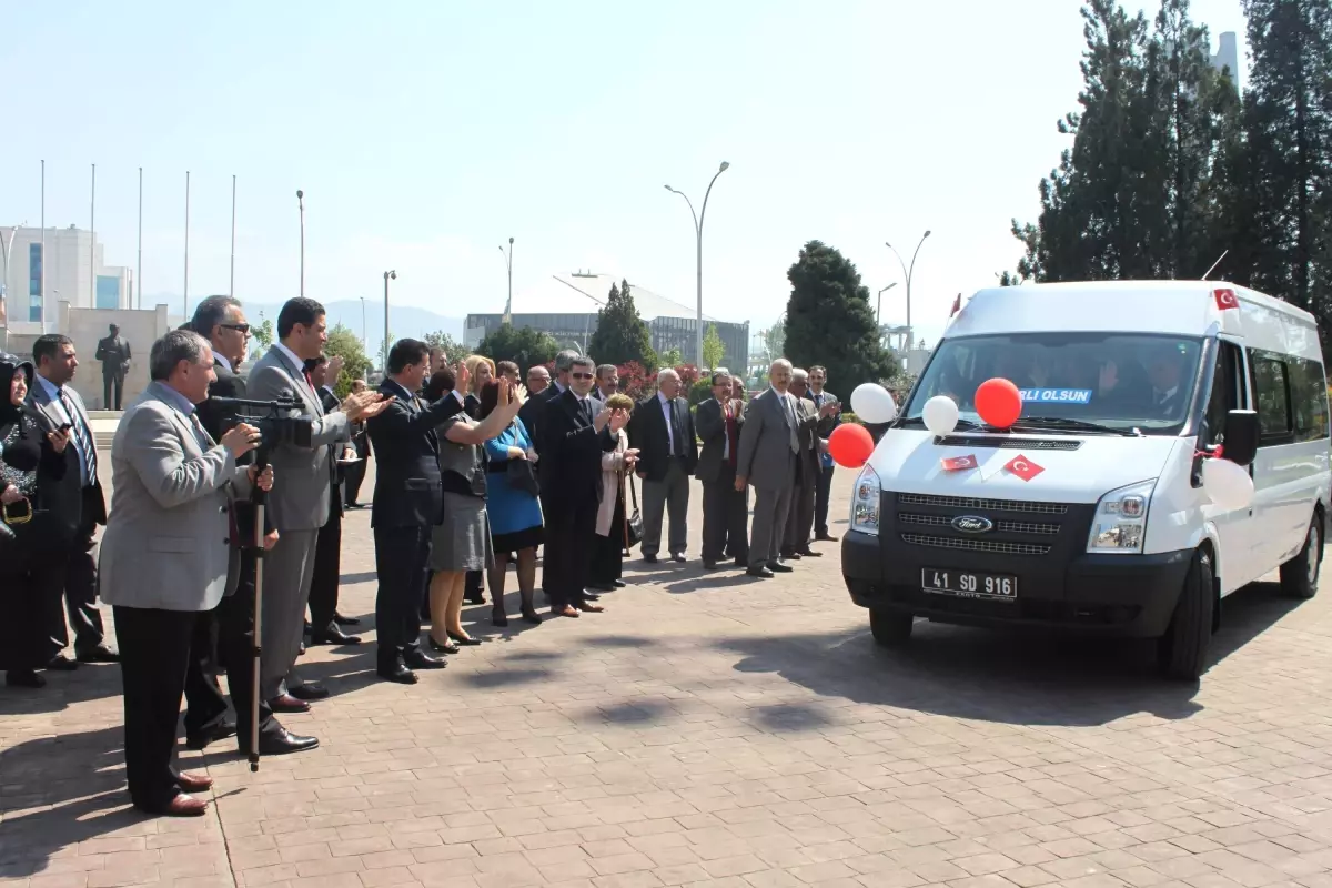 Huzurevleri Yeni Araçlarına Kavuştu