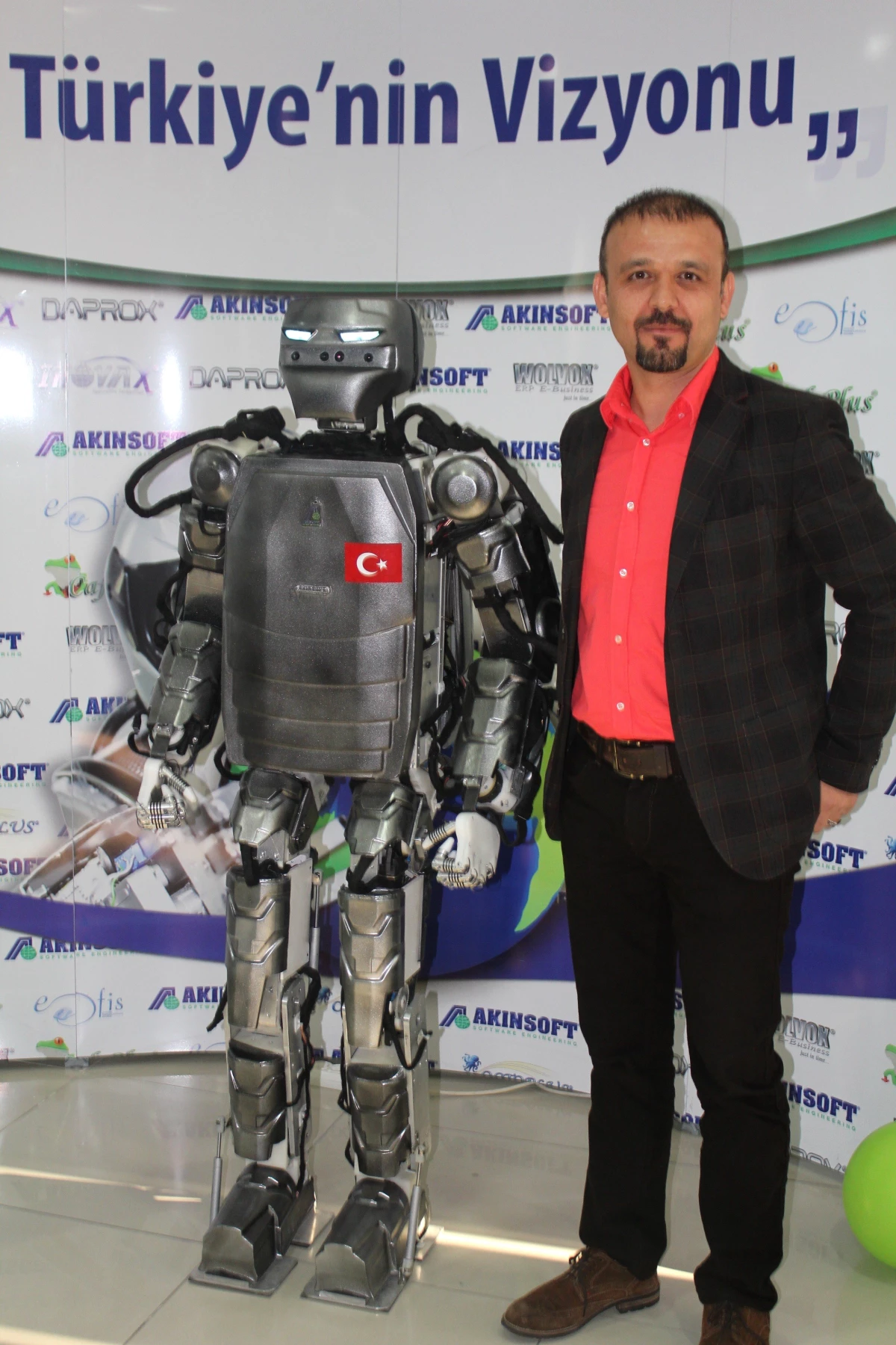 İnsansı Robot "Akıncı-2" Halkla Tanıştı