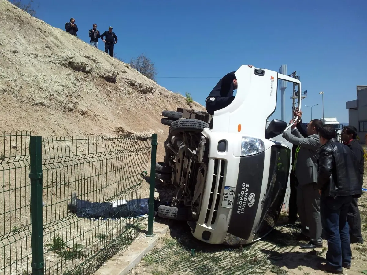 Kütahya\'da Trafik Kazası: 1 Ölü