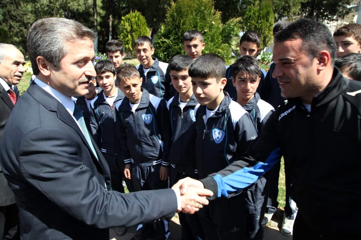 Şahinbey Belediyesi U-14 Futbol Takımı Şampiyon Oldu
