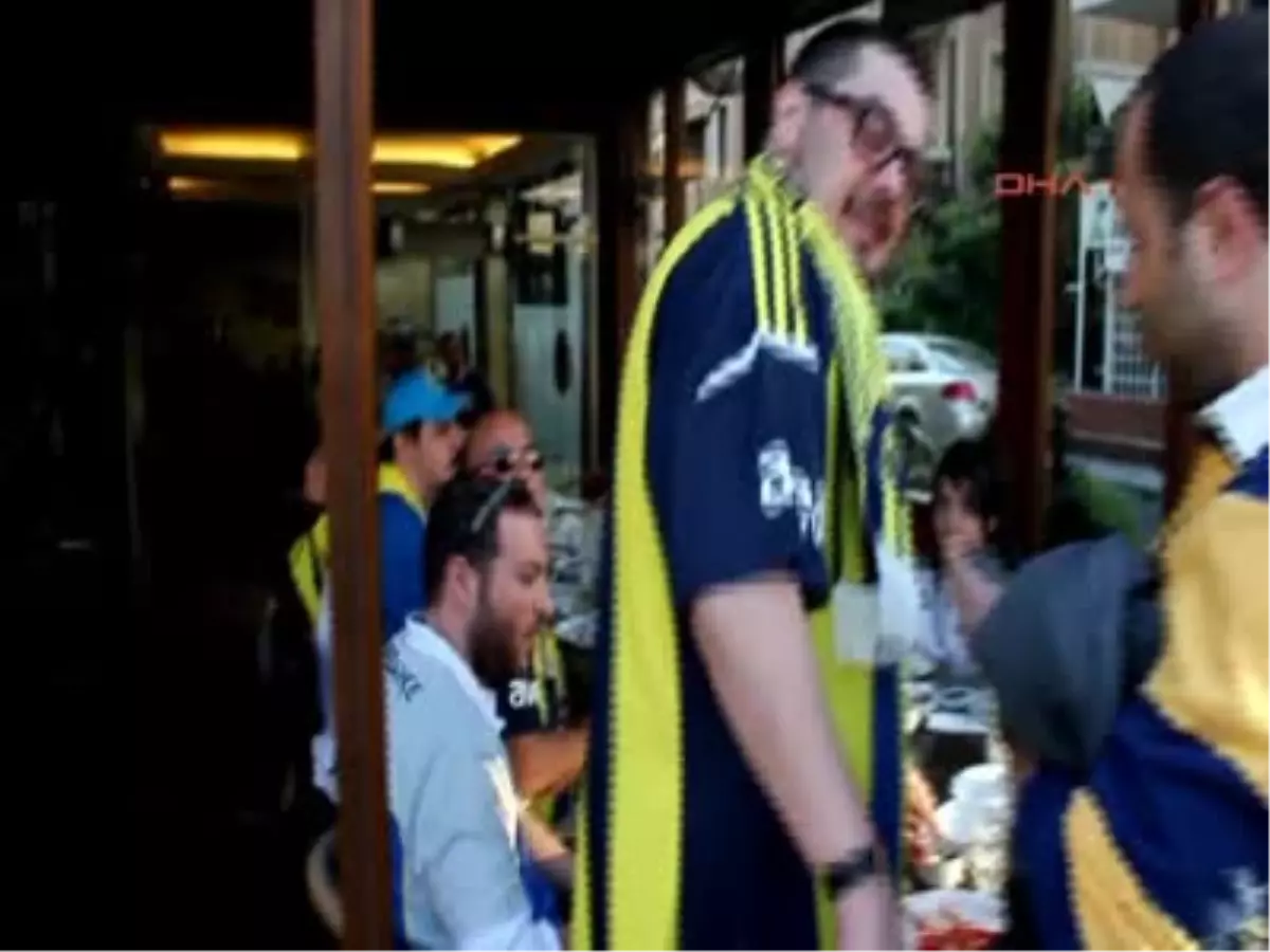 Şükrü Saracoğlu Stadı Çevresinde Yarı Final Heyecanı