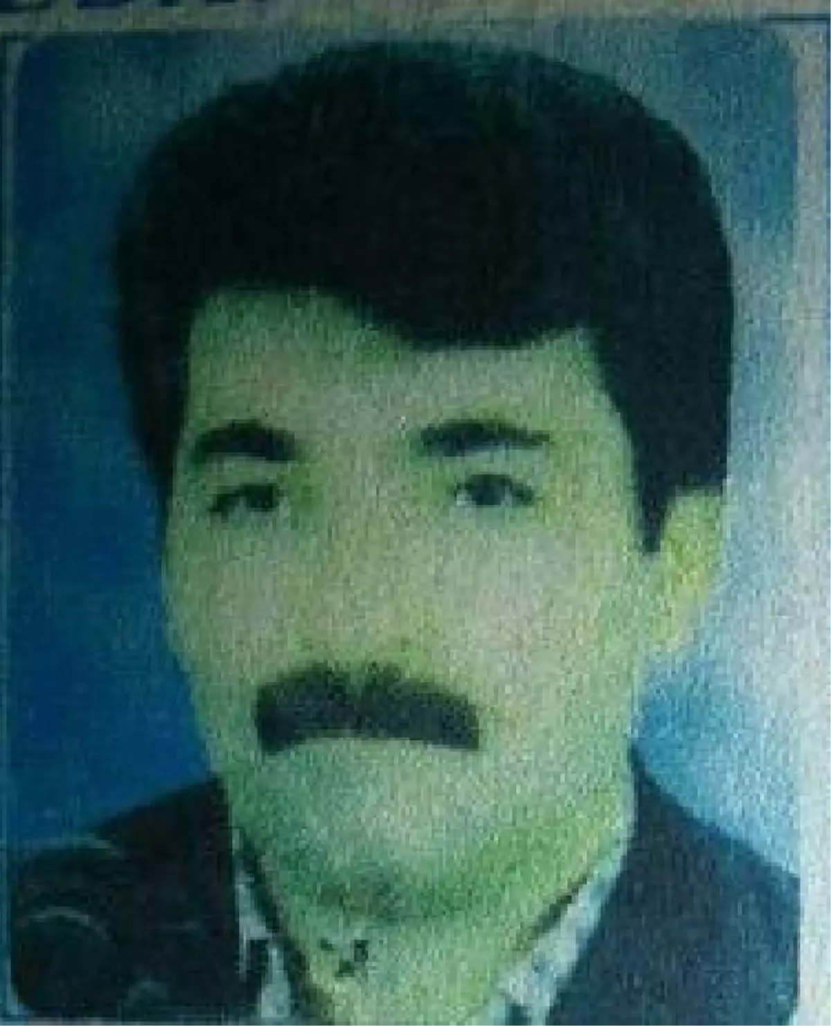 Üvey Babasını Öldürüp Bavulunu Topladı