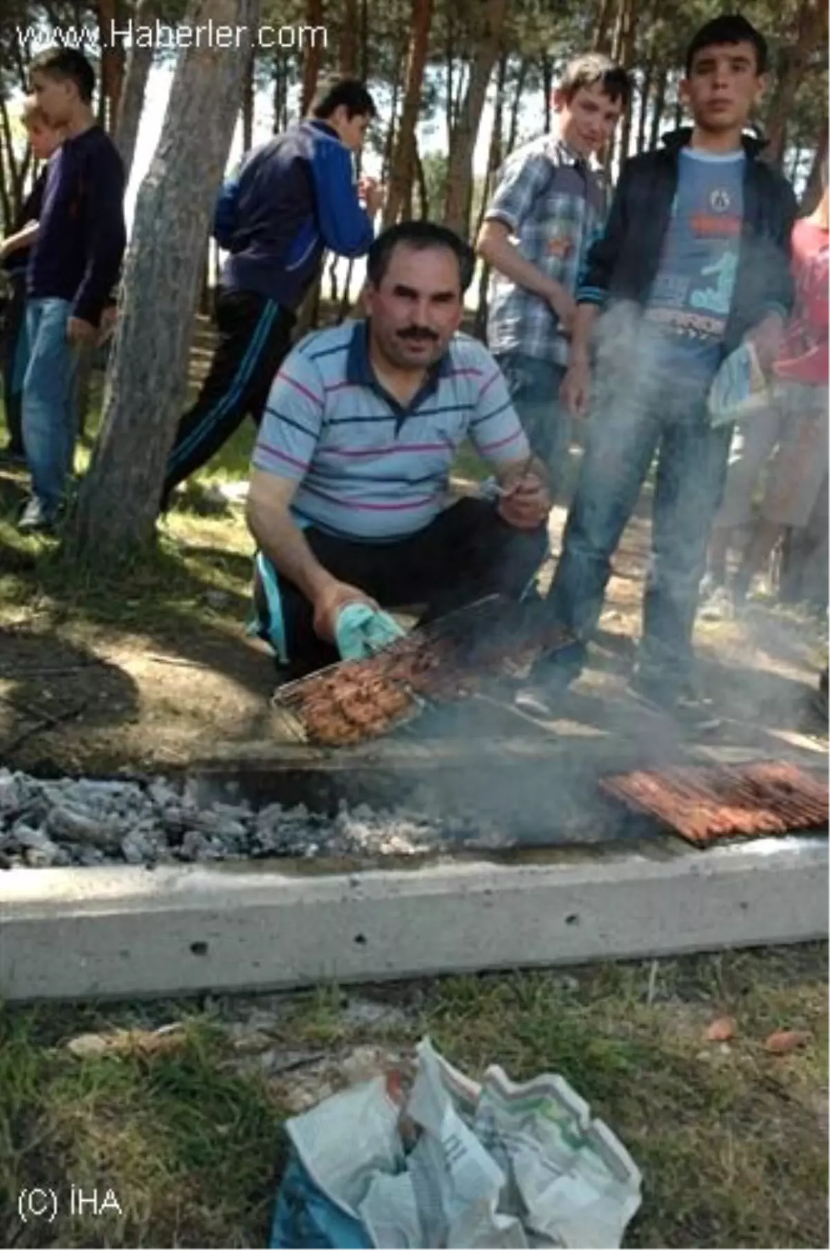 Ybo Öğrencileri Mangal Partisinde Stres Attı