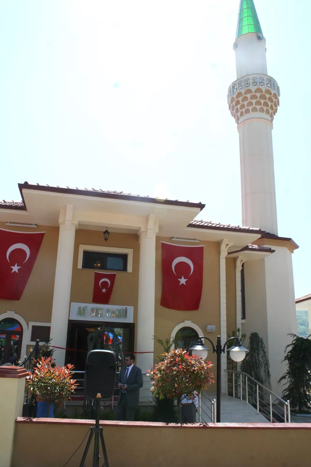 Ali Dik Camii Dualarla Açıldı