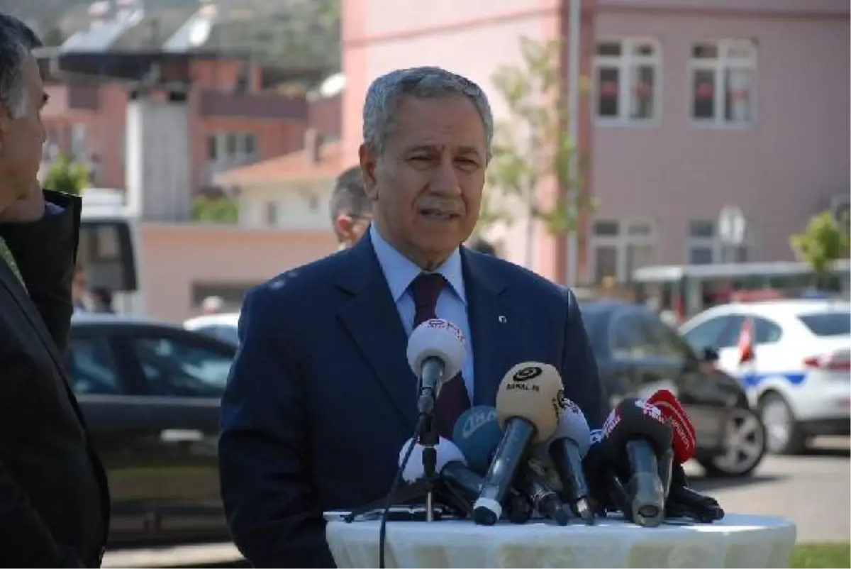 Arınç: Herhalde El Sallamalarını Beklemiyoruz