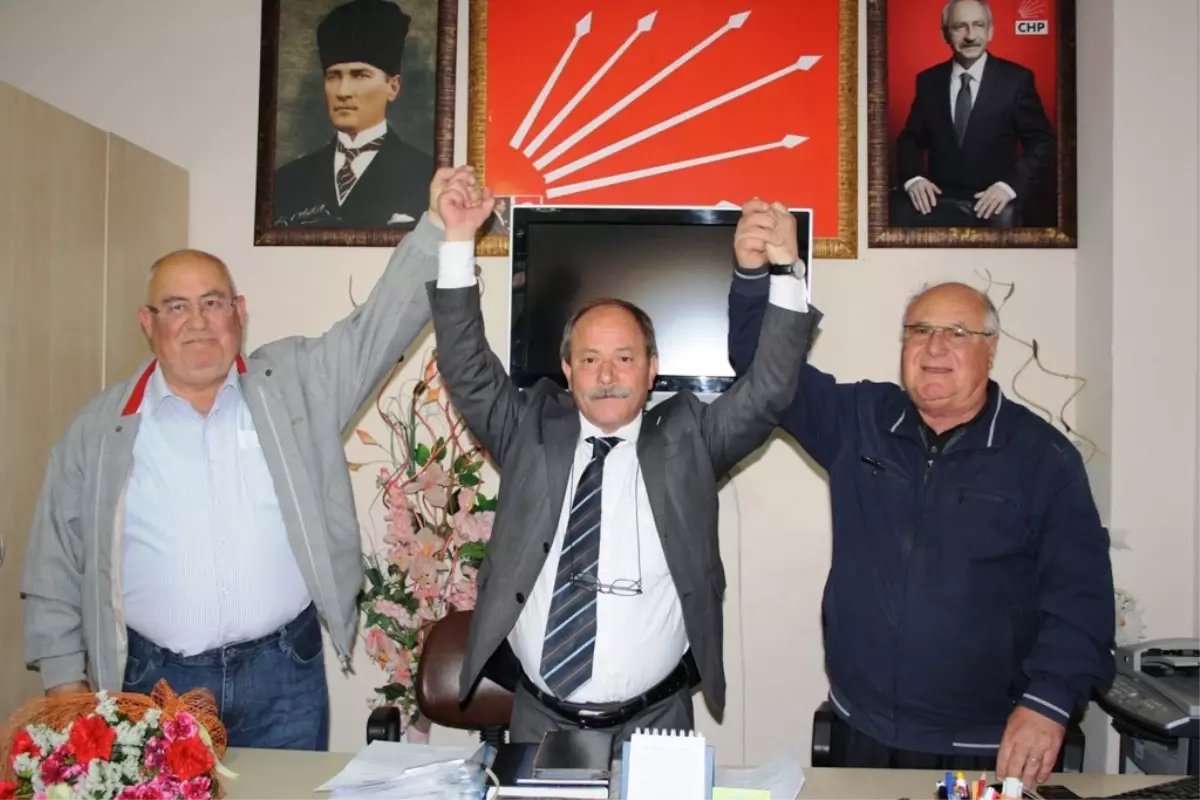 Ayvalık\'ta CHP\'nin Yeni Başkanı Görev Başı Yaptı