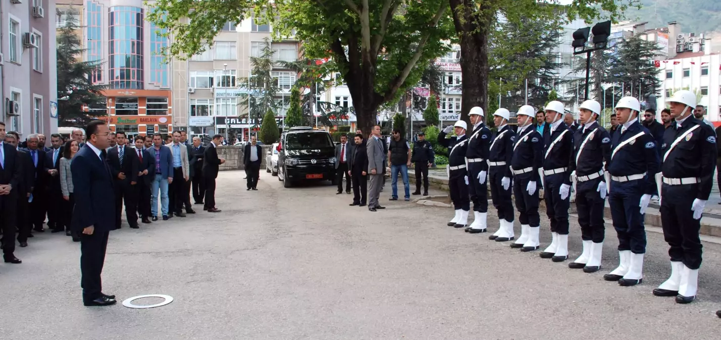 Bekir Bozdağ: "Geldikleri Gibi Gidecekler"