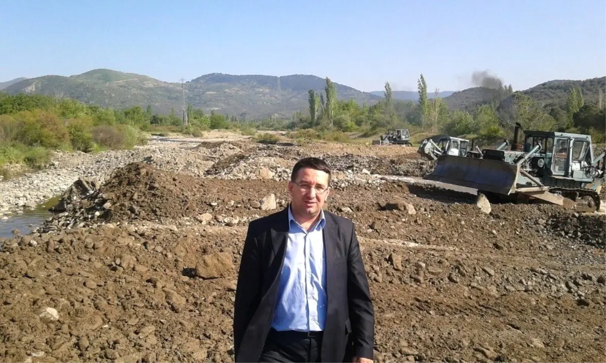 Burhaniye\'de Dere Islah Çalışmaları