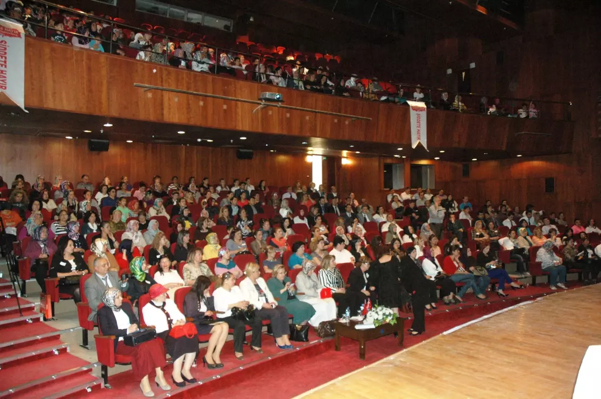 Doç Dr. Ayber: "Aşağılanmış Çocuklar, Potansiyel Şiddet Uygulayıcıları Olur"