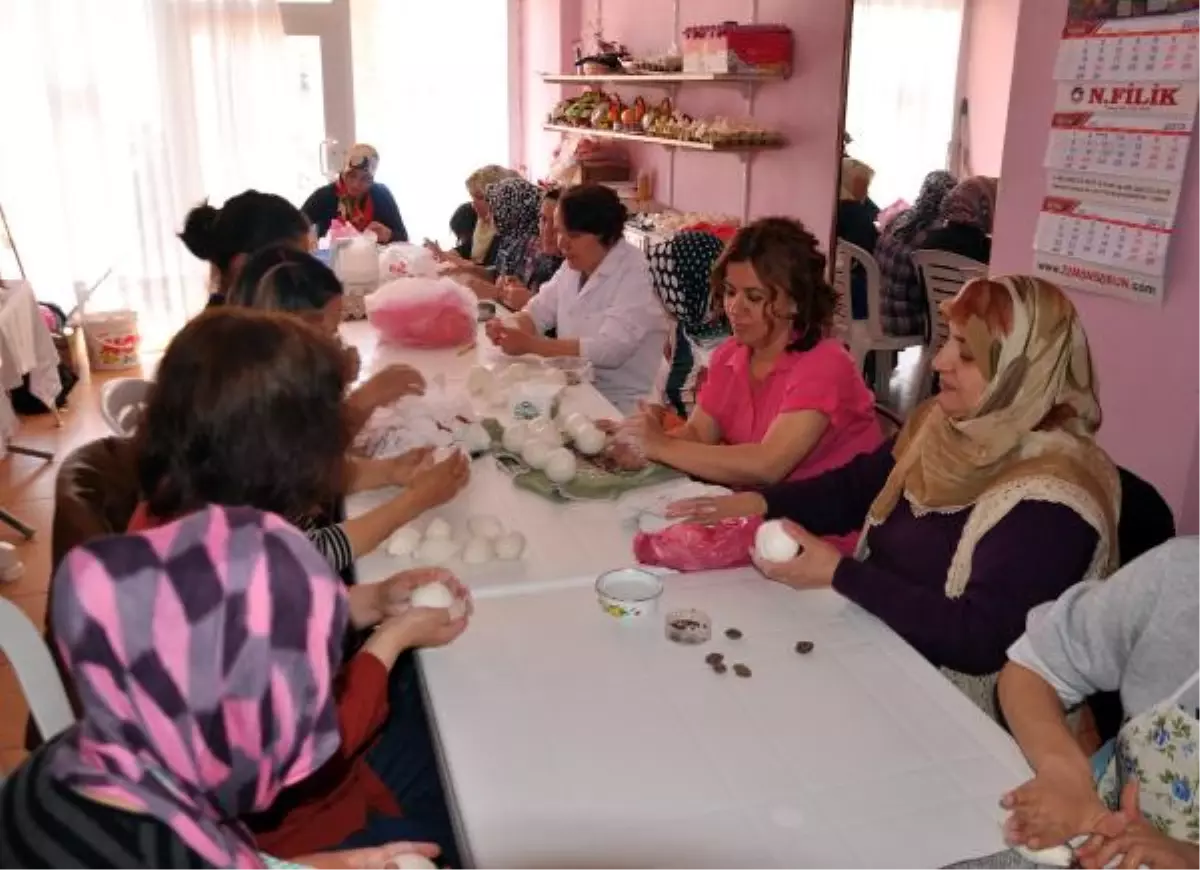 Kadınlar, Sabundan Harikalar Yaratıyor