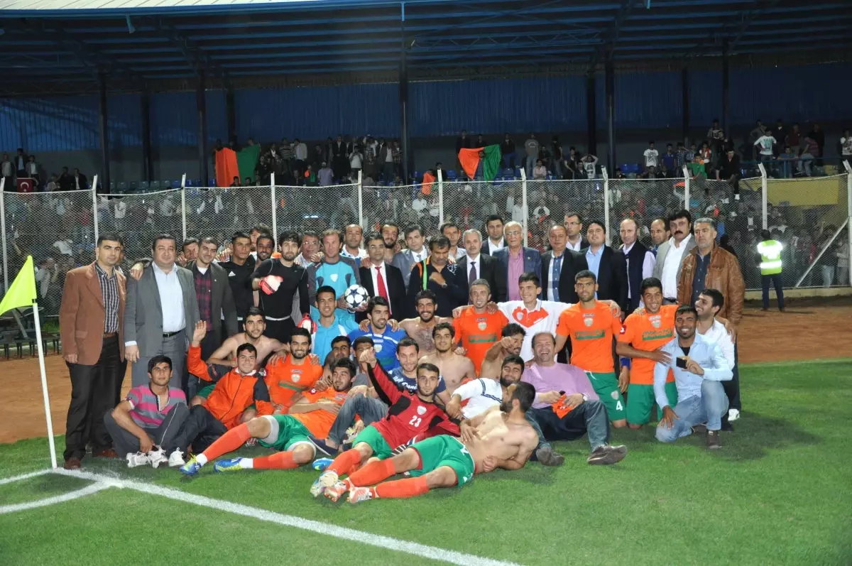 Kozan Belediyespor Bal\'a Yükseldi