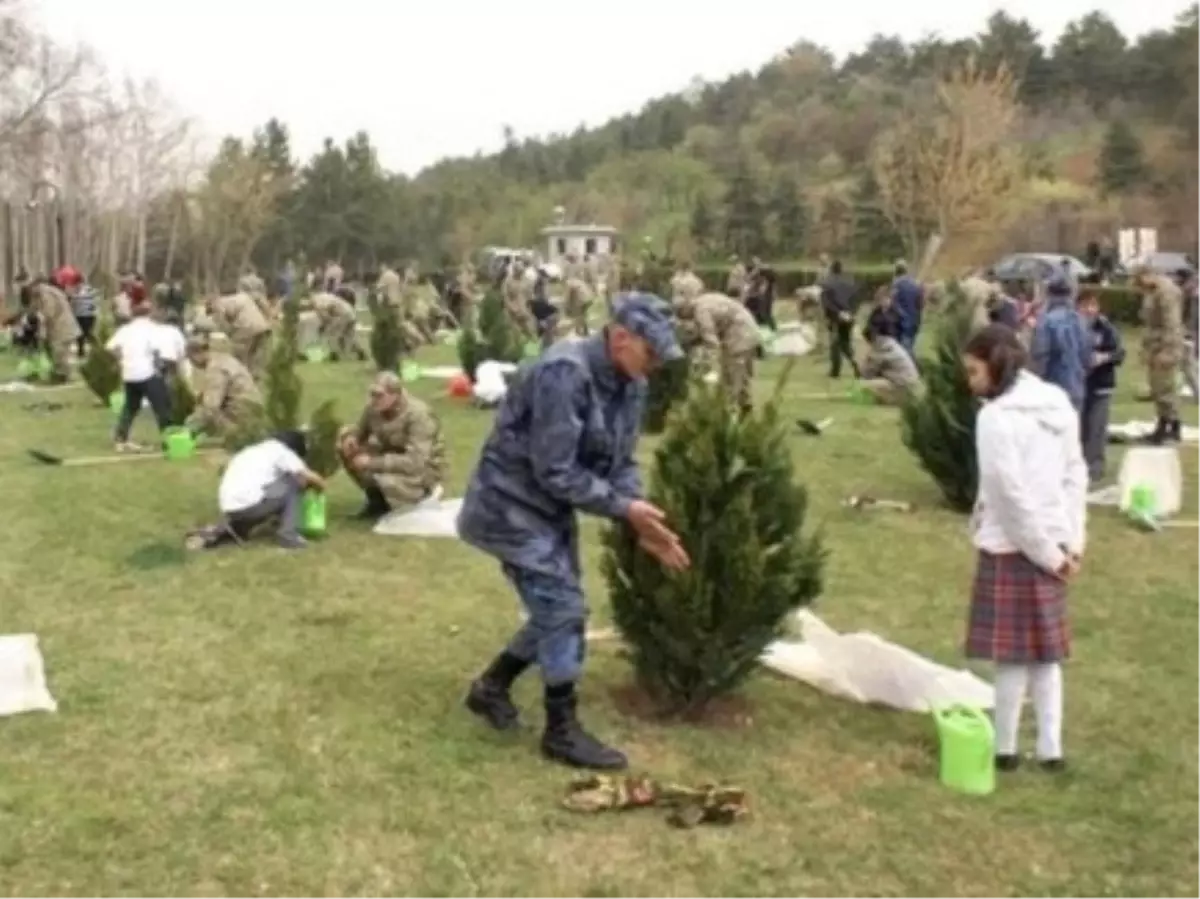 Mehmetçik, Öğrencilerle Fidan Dikti