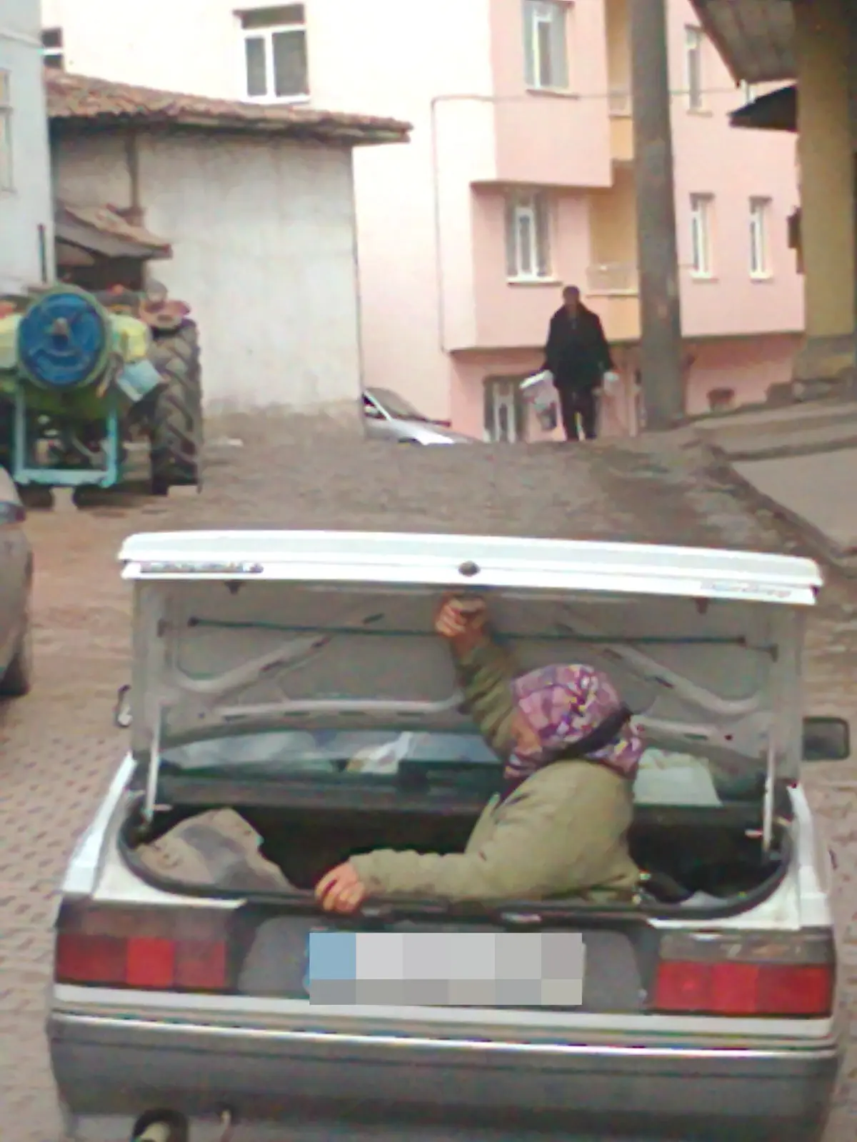 Otomobil Bagajında Tehlikeli Yolculuk