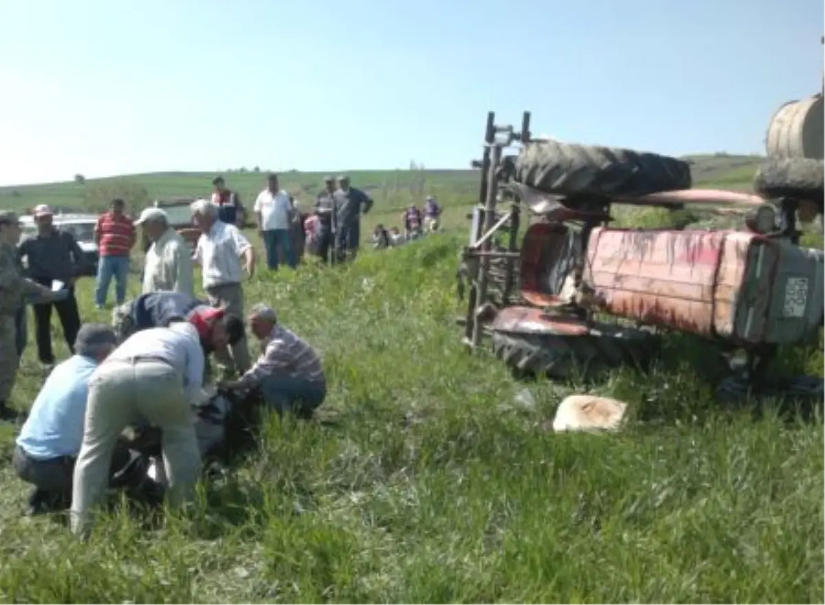Samsun\'da Devrilen Traktörün Altında Kalan Sürücü Öldü