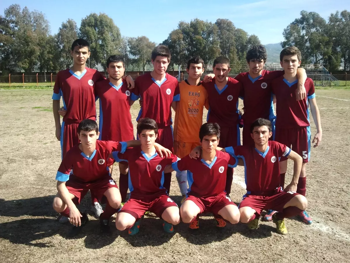 Selçuk Gençlikspor Antrenöründen Hakeme Sitem