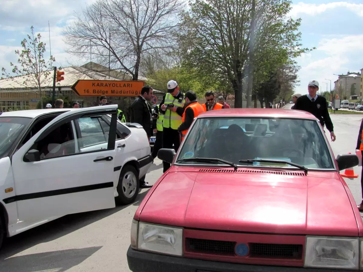 Sivas Emniyetinden "Abartılı Egzoz" Uygulaması