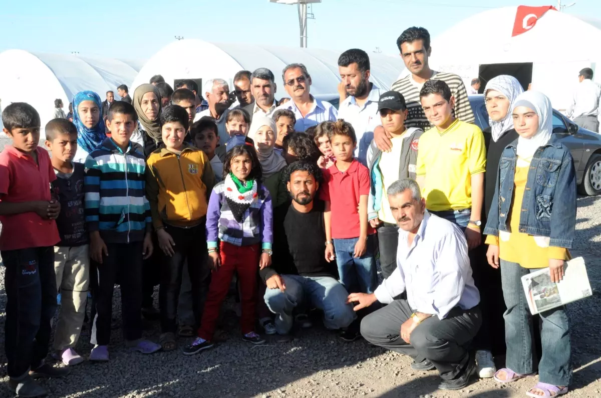 Surıyeli Çocuklar İzmir\'de Bayram Sevinci Yaşadı