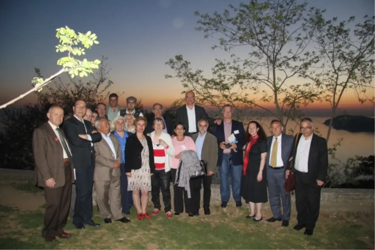 Barış Elçileri Adalar\'da