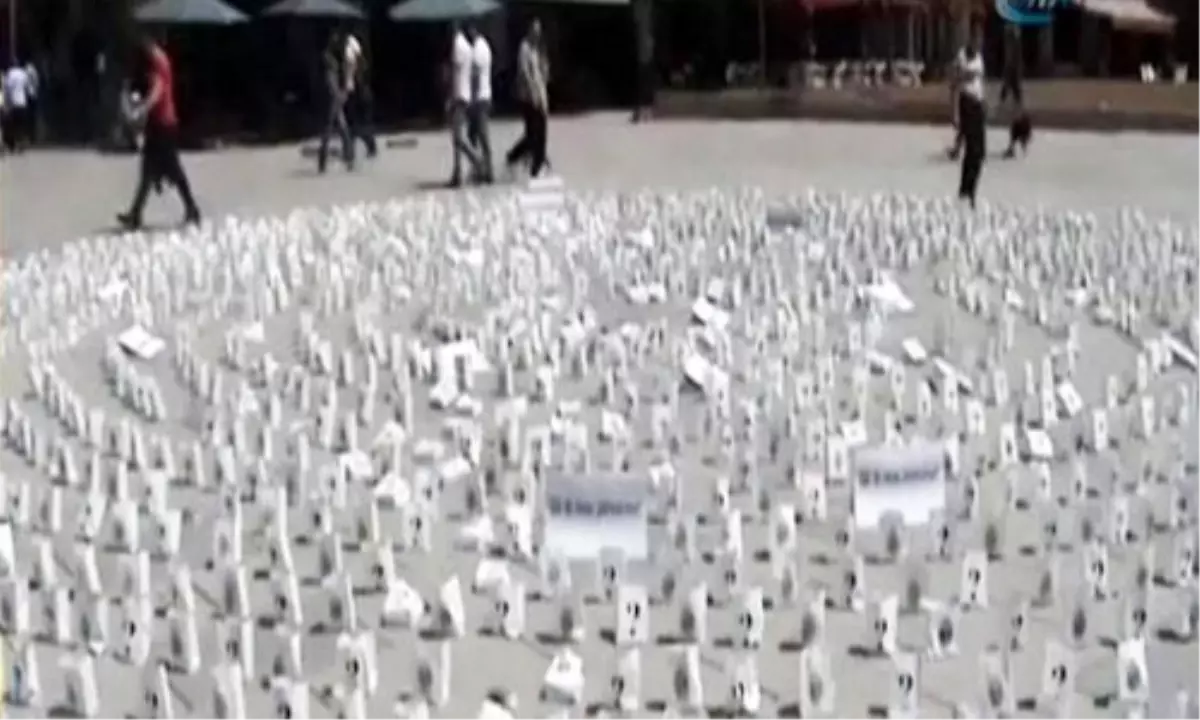 Kosova\'da Kayıplar İlginç Bir Eylemle Anıldı