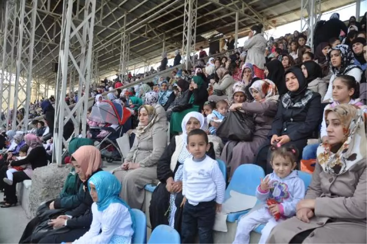 Kutlu Doğum Haftası Etkinliğinde Barış Çağrıları