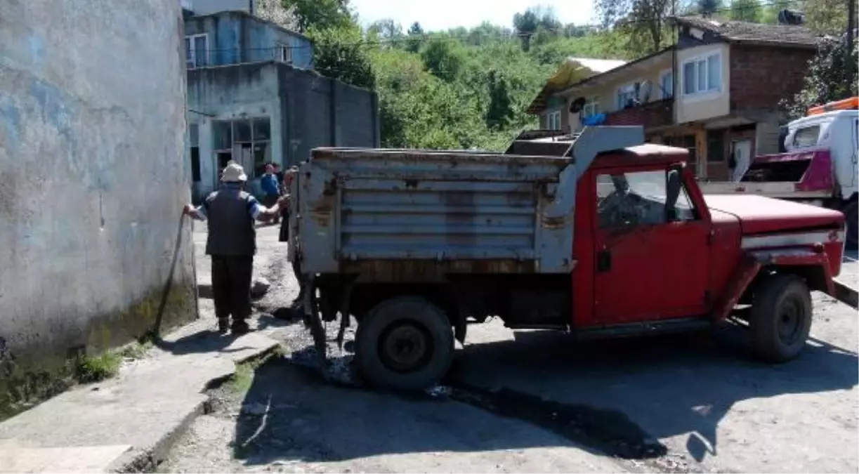 Oto Tamircisi, Kamyonetle Duvar Arasına Sıkışıp Öldü