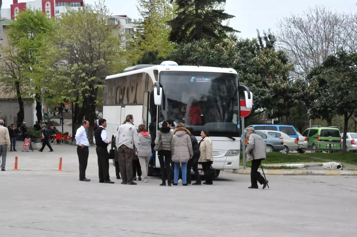 Turist Kafileleri Akçakoca\'ya Gelmeye Başladı