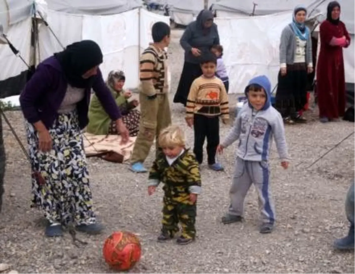 Türkiye\'deki Suriyelilere 812 Milyon TL Harcandı