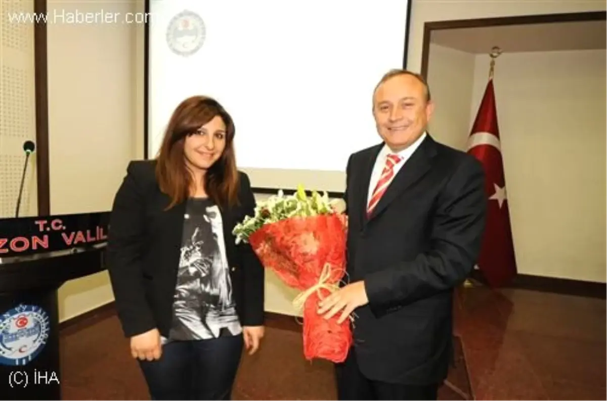 Vali Kızılcık, Siyasal Bilgiler Öğrencileriyle Buluştu