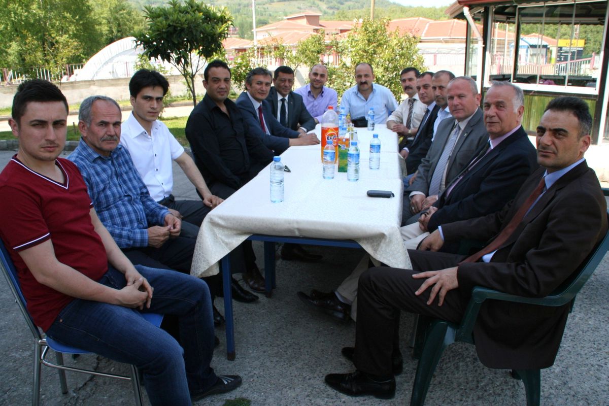 Devrek MHP İlçe Başkanlığından Huzurevi Saakinlerine Piknik