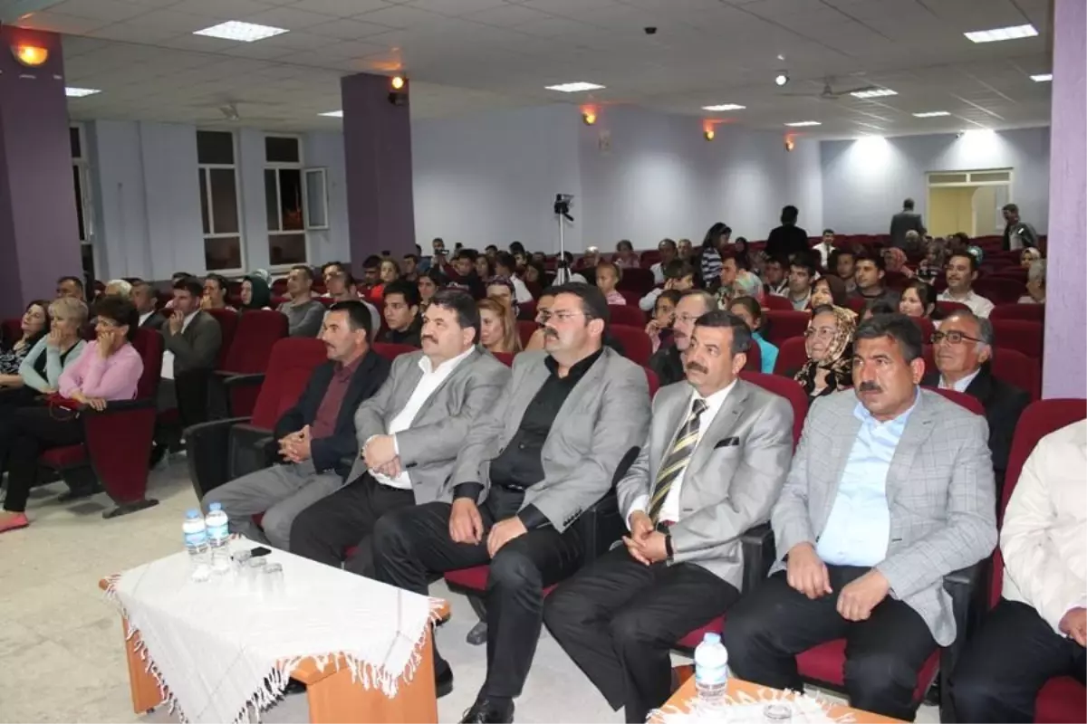 Emekli Öğretmenlerden Türk Sanat Müziği Konseri