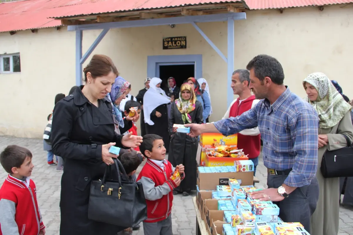 Gönüllü Bayanlardan Kermes