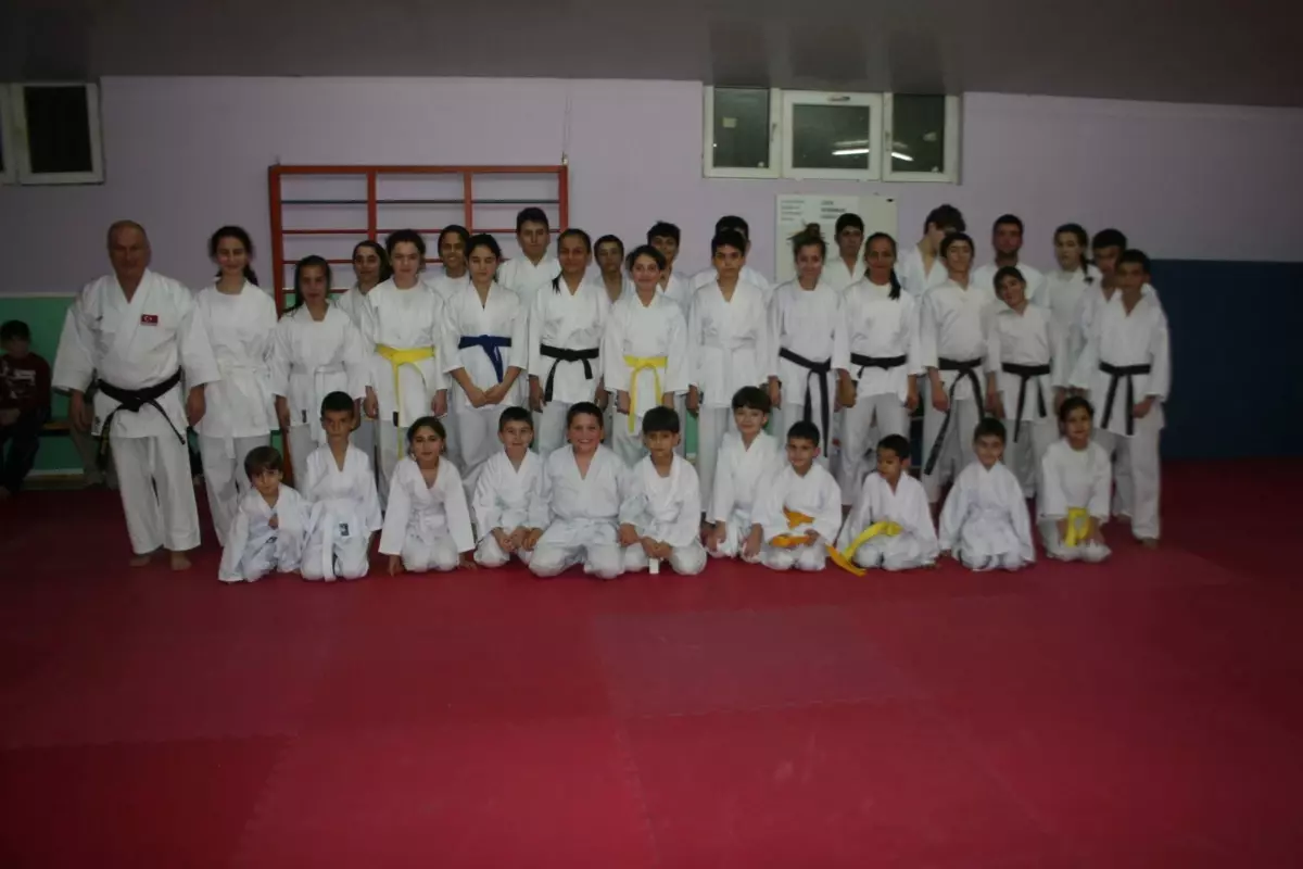 Aydınlı Kızlara Karate Merakı Sardı