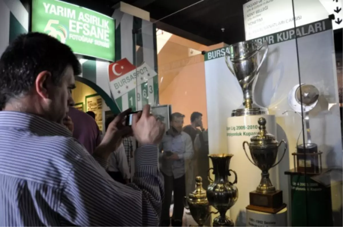 Bursaspor\'un 50 Yıllık Tarihi Fotoğraf Karelerinde