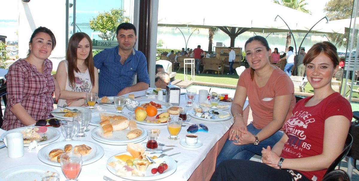 Dişhekimleri Brunch\'ta Buluştu