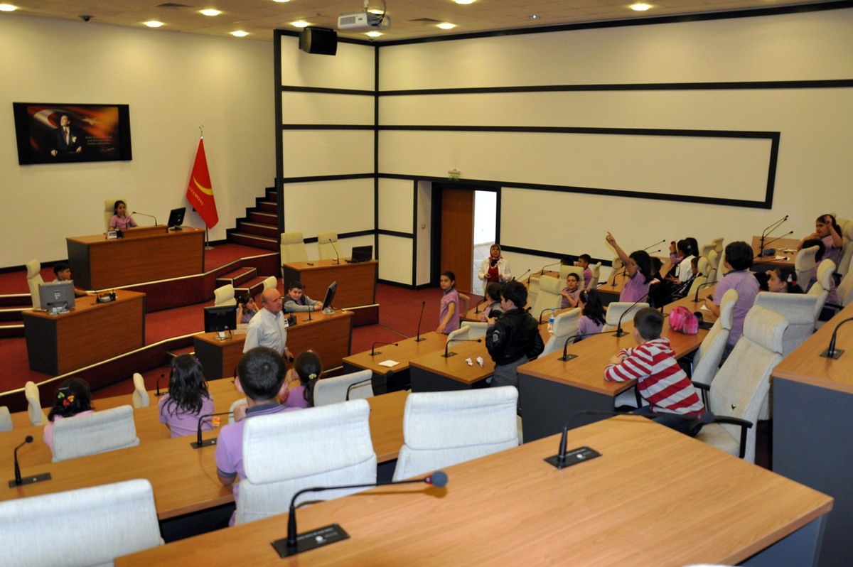 Gazipaşa İlkokulu Öğrencilerinden Belediyeye Ziyaret