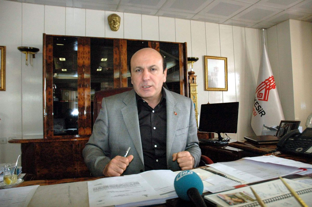 MHP\'li Başkandan BDP\'li Osman Baydemir\'e Bayraklı Mesaj