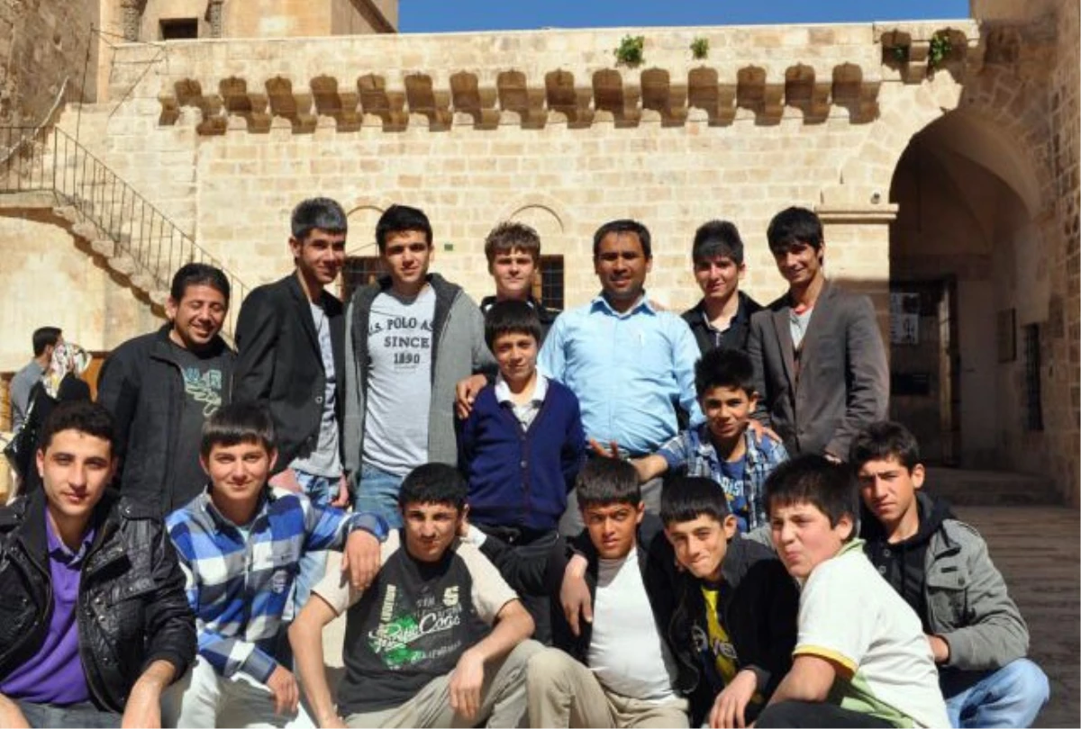 Sasonlu Öğrenciler Mardin\'i Gezdi