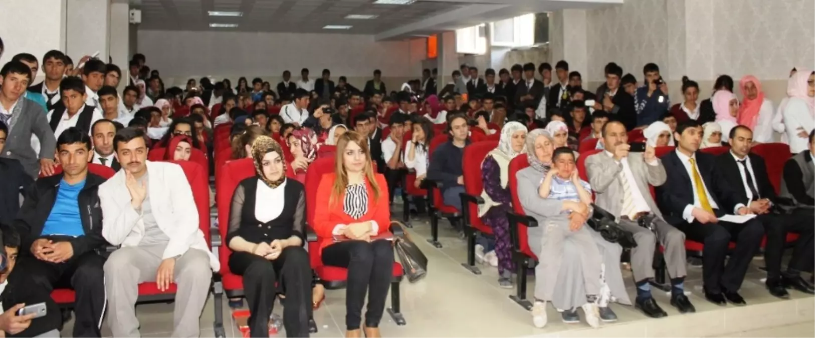 Vangölü Teknik ve Endüstri Meslek Lisesi\'nden Kutlu Doğum Programı