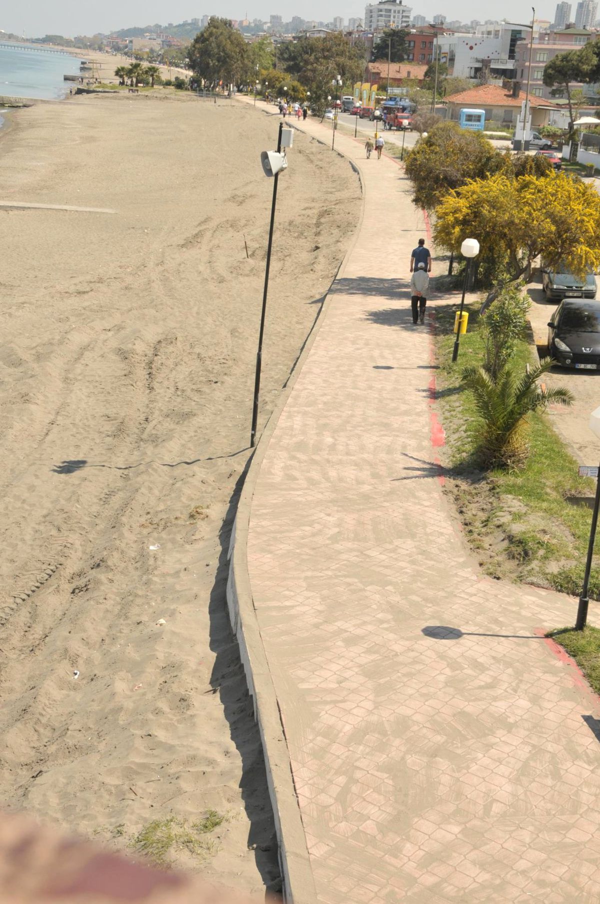 Yürüyüş Yolu Bitti, Havuz İnşaatı Başladı