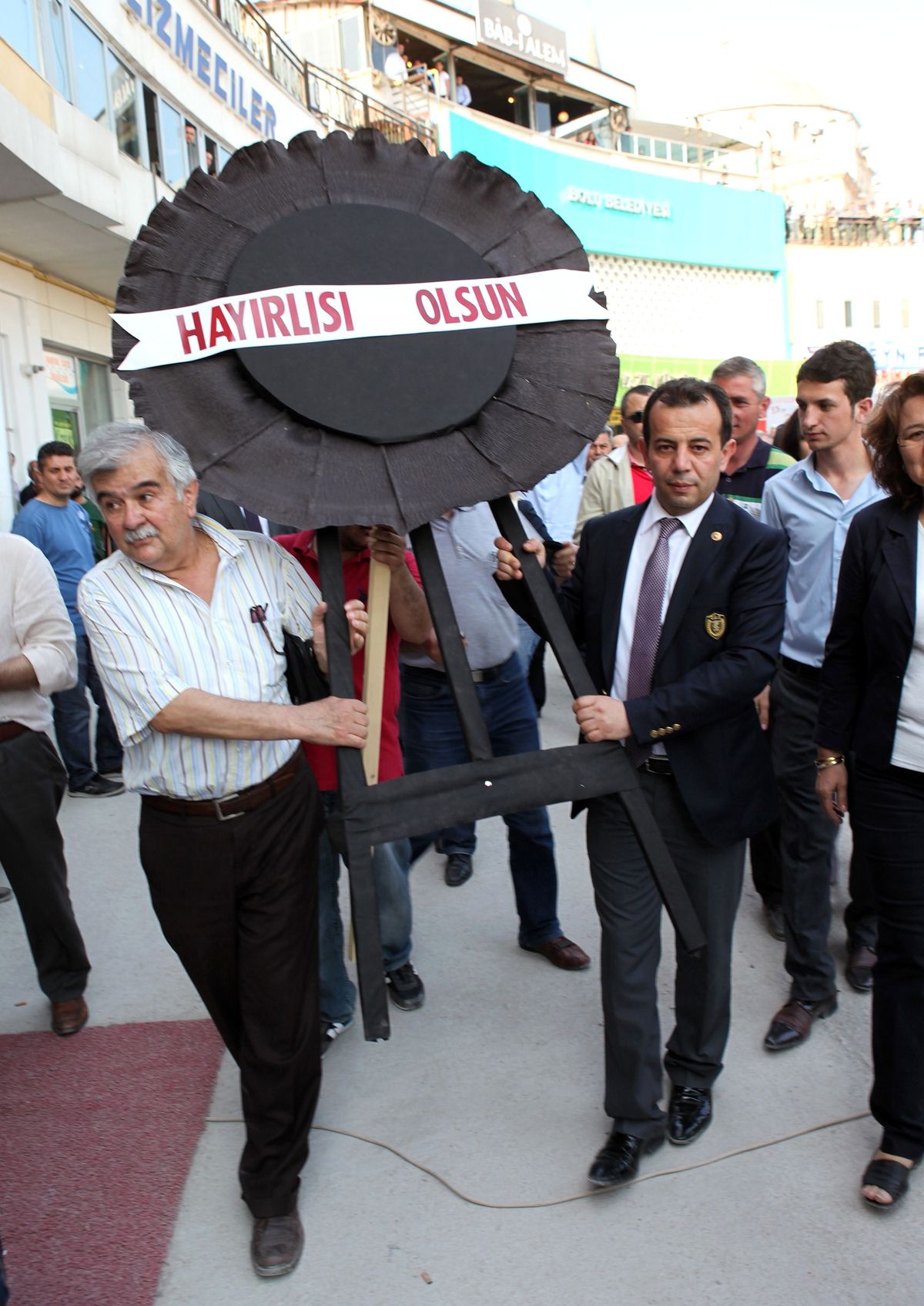 CHP\'den Bolu Belediyesi\'ne Siyah Çelenk