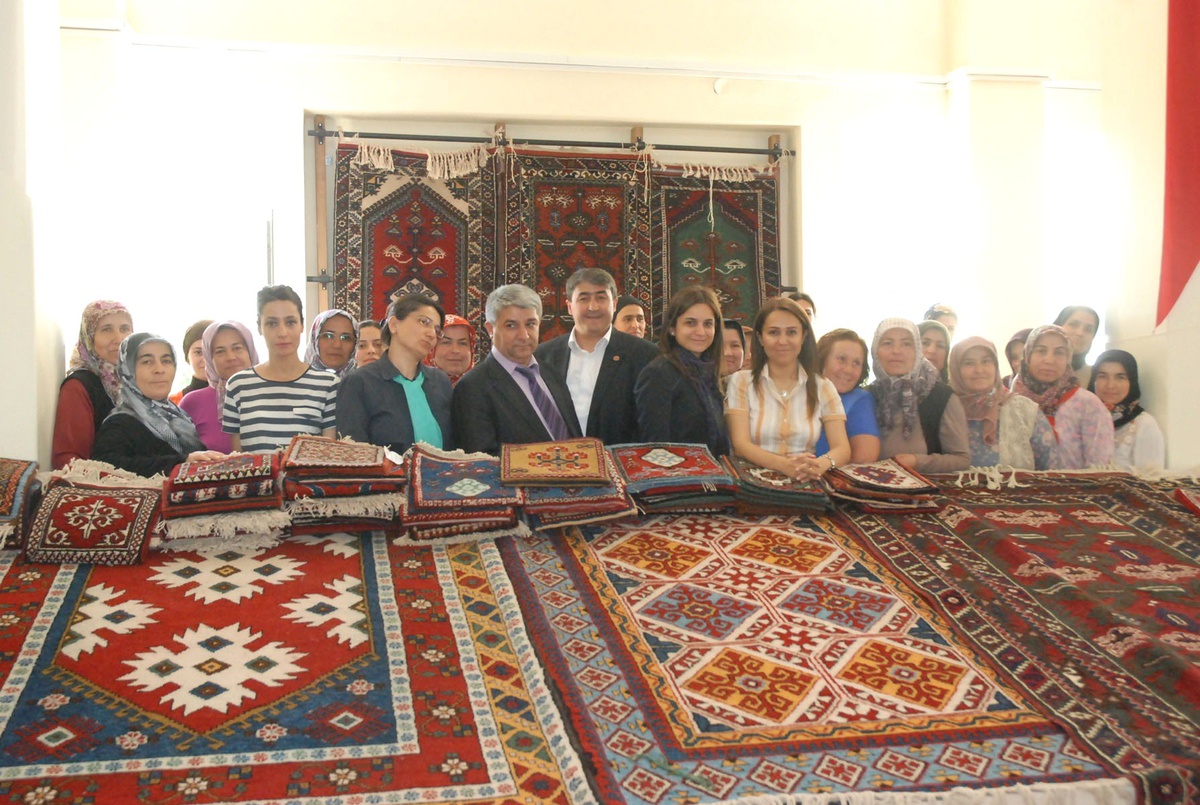 Enç, Partililer ve Vatandaşlarla Bir Araya Geldi