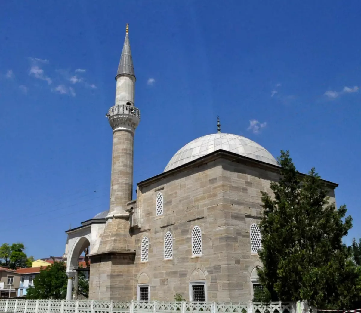 İlçe Merkezindeki Sokollu Kasım Paşa Külliyesi\'nin Cami Kısmı 1 Yıl Gibi Kısa Bir Sürede Ayağa...