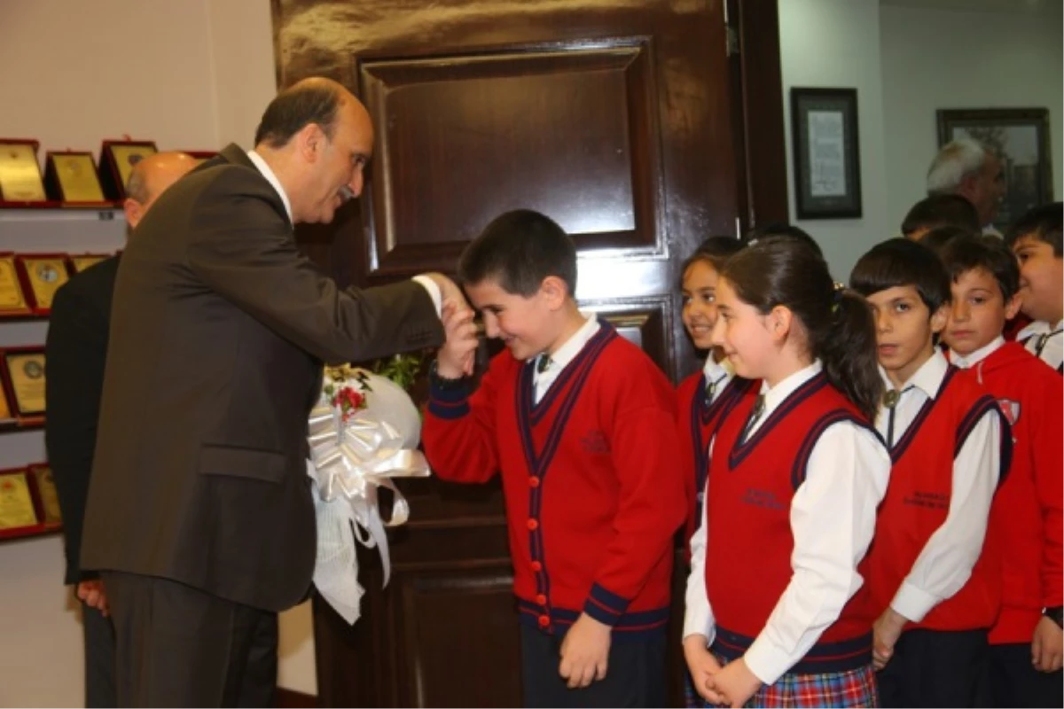 Öğrencilerden Başkan Selmanoğlu\'na Ziyaret