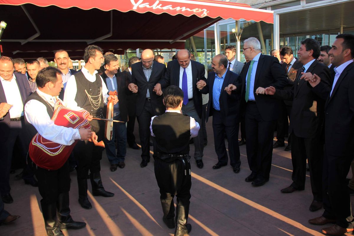Önce Horon Sonra Halay