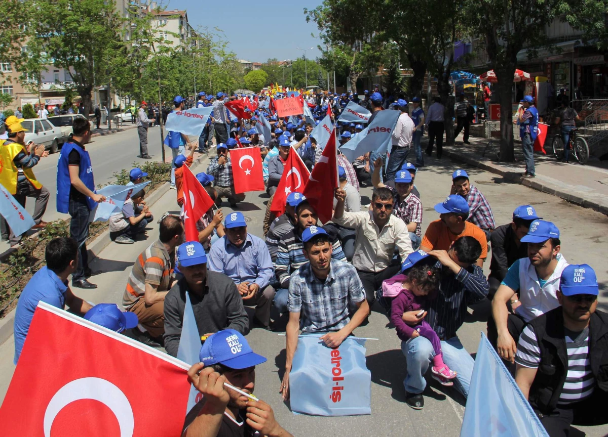 1 Mayıs Kutlamalarında İşçiler Kavga Etti